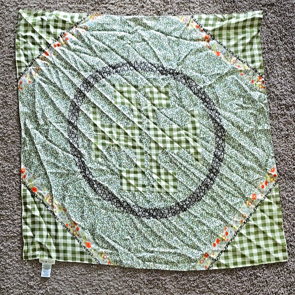 Tori Burch neckerchief